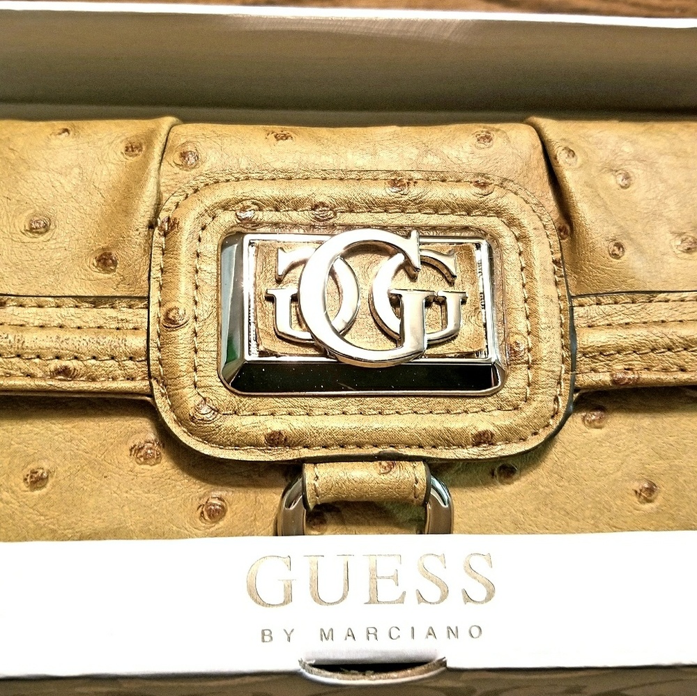 GUESS wallet